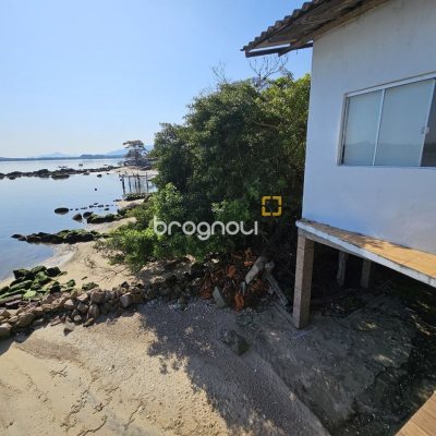 Casa com 150m², 3 quartos (sendo 1 suíte), 2 garagens, no bairro Ribeirão da Ilha em Florianópolis