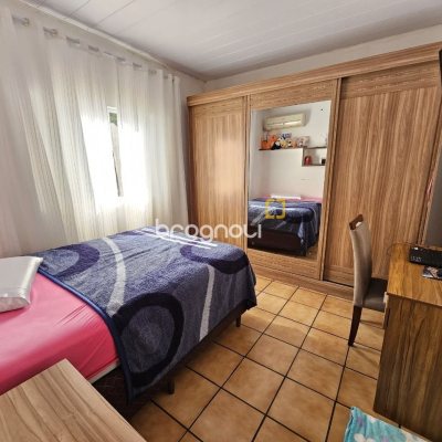 Casa com 150m², 3 quartos (sendo 1 suíte), 2 garagens, no bairro Ribeirão da Ilha em Florianópolis