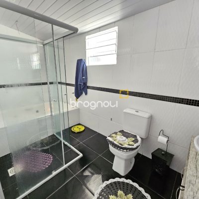 Casa com 150m², 3 quartos (sendo 1 suíte), 2 garagens, no bairro Ribeirão da Ilha em Florianópolis