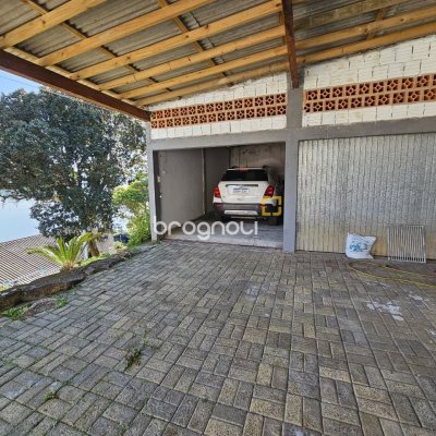 Casa com 150m², 3 quartos (sendo 1 suíte), 2 garagens, no bairro Ribeirão da Ilha em Florianópolis