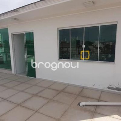 Casa com 300m², 4 quartos (sendo 1 suíte), 3 garagens, no bairro Praia Comprida em São José