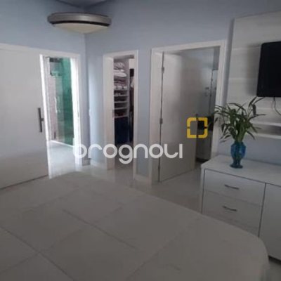 Casa com 300m², 4 quartos (sendo 1 suíte), 3 garagens, no bairro Praia Comprida em São José