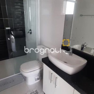 Casa com 300m², 4 quartos (sendo 1 suíte), 3 garagens, no bairro Praia Comprida em São José