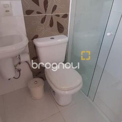 Casa com 300m², 4 quartos (sendo 1 suíte), 3 garagens, no bairro Praia Comprida em São José