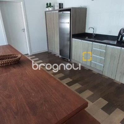 Casa com 300m², 4 quartos (sendo 1 suíte), 3 garagens, no bairro Praia Comprida em São José