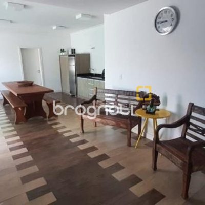Casa com 300m², 4 quartos (sendo 1 suíte), 3 garagens, no bairro Praia Comprida em São José