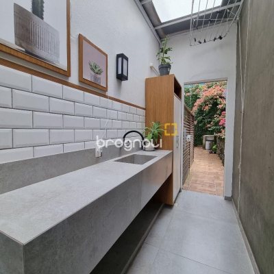 Casa com 450m², 5 garagens, no bairro Centro em Florianópolis