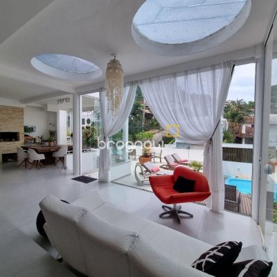 Casa com 450m², 5 garagens, no bairro Centro em Florianópolis
