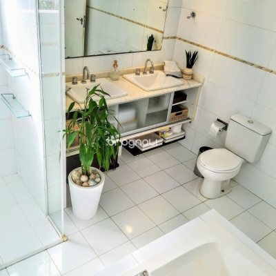 Casa com 450m², 5 garagens, no bairro Centro em Florianópolis