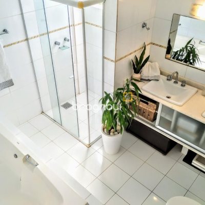 Casa com 450m², 5 garagens, no bairro Centro em Florianópolis