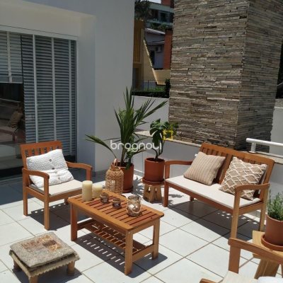 Casa com 450m², 5 garagens, no bairro Centro em Florianópolis