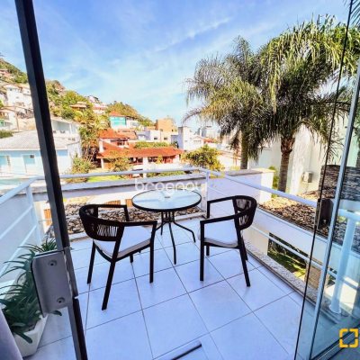Casa com 450m², 5 garagens, no bairro Centro em Florianópolis