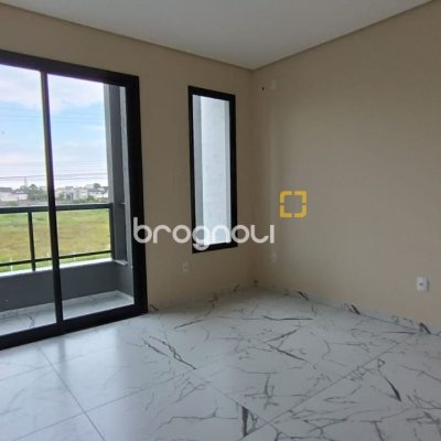 Casa com 117m², 2 quartos (sendo 1 suíte), 2 garagens, no bairro Campeche em Florianópolis