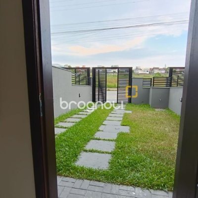 Casa com 117m², 2 quartos (sendo 1 suíte), 2 garagens, no bairro Campeche em Florianópolis