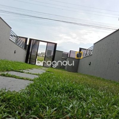 Casa com 117m², 2 quartos (sendo 1 suíte), 2 garagens, no bairro Campeche em Florianópolis