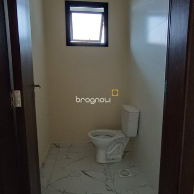 Casa com 117m², 2 quartos (sendo 1 suíte), 2 garagens, no bairro Campeche em Florianópolis