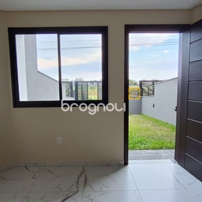 Casa com 117m², 2 quartos (sendo 1 suíte), 2 garagens, no bairro Campeche em Florianópolis