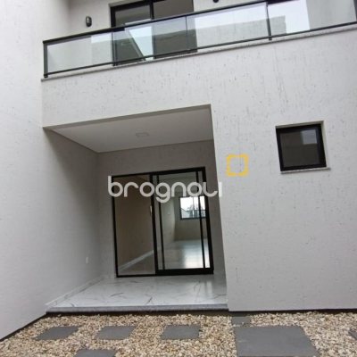 Casa com 117m², 2 quartos (sendo 1 suíte), 2 garagens, no bairro Campeche em Florianópolis