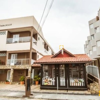 Flat com 600m², 17 quartos, 5 garagens, no bairro Canasvieiras em Florianópolis
