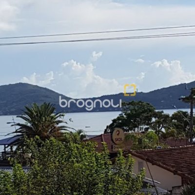 Flat com 600m², 17 quartos, 5 garagens, no bairro Canasvieiras em Florianópolis