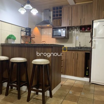 Flat com 600m², 17 quartos, 5 garagens, no bairro Canasvieiras em Florianópolis