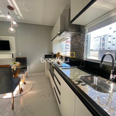 Flat com 600m², 17 quartos, 5 garagens, no bairro Canasvieiras em Florianópolis