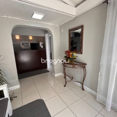 Flat com 600m², 17 quartos, 5 garagens, no bairro Canasvieiras em Florianópolis