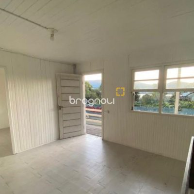 Casa com 135m², 3 quartos, no bairro Lagoa da Conceição em Florianópolis