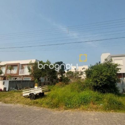 Terreno com 450m², no bairro Campeche em Florianópolis