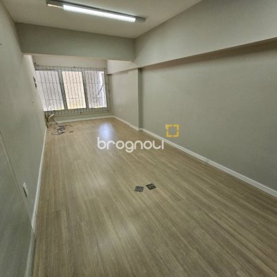 Loja com 169m², no bairro Centro em Florianópolis