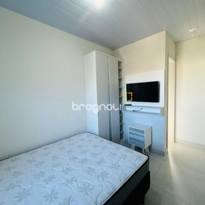 Pousada / Hotel com 261m², 7 quartos (sendo 1 suíte), 3 garagens, no bairro Tapera da Base em Florianópolis