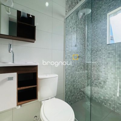Pousada / Hotel com 261m², 7 quartos (sendo 1 suíte), 3 garagens, no bairro Tapera da Base em Florianópolis