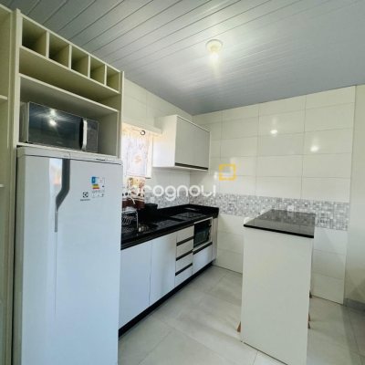 Pousada / Hotel com 261m², 7 quartos (sendo 1 suíte), 3 garagens, no bairro Tapera da Base em Florianópolis