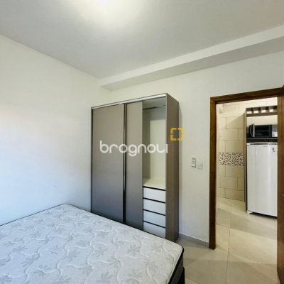 Pousada / Hotel com 261m², 7 quartos (sendo 1 suíte), 3 garagens, no bairro Tapera da Base em Florianópolis