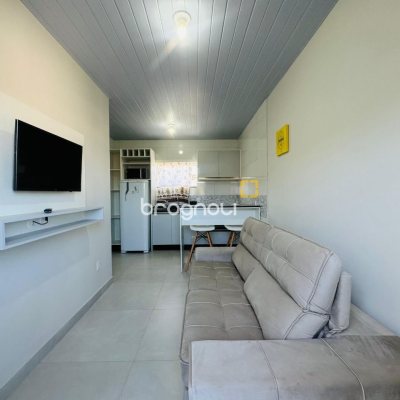 Pousada / Hotel com 261m², 7 quartos (sendo 1 suíte), 3 garagens, no bairro Tapera da Base em Florianópolis