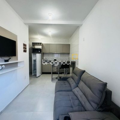 Pousada / Hotel com 261m², 7 quartos (sendo 1 suíte), 3 garagens, no bairro Tapera da Base em Florianópolis