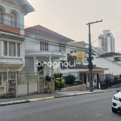 Terreno com 324m², no bairro Centro em Florianópolis