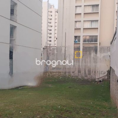Terreno com 324m², no bairro Centro em Florianópolis