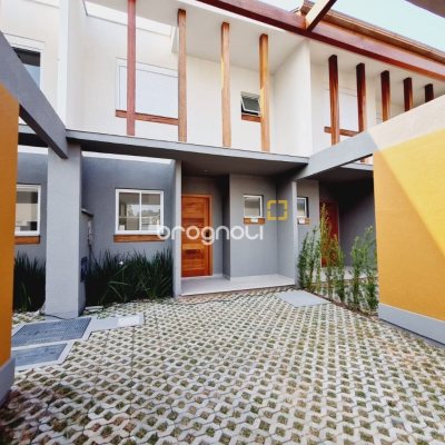 Casa de Condomínio com 78m², 2 quartos (sendo 2 suítes), 2 garagens, no bairro Morro das Pedras em Florianópolis