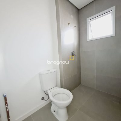 Casa de Condomínio com 78m², 2 quartos (sendo 2 suítes), 2 garagens, no bairro Morro das Pedras em Florianópolis