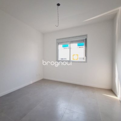 Casa de Condomínio com 78m², 2 quartos (sendo 2 suítes), 2 garagens, no bairro Morro das Pedras em Florianópolis