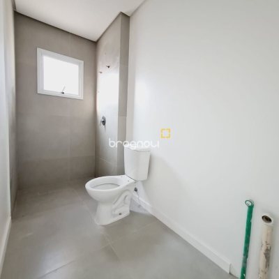 Casa de Condomínio com 78m², 2 quartos (sendo 2 suítes), 2 garagens, no bairro Morro das Pedras em Florianópolis