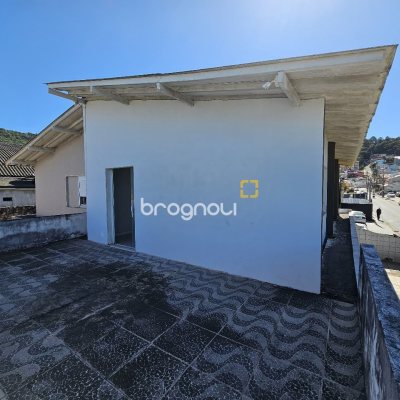 Casa com 329m², no bairro Saco dos Limões em Florianópolis