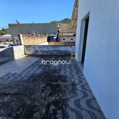 Casa com 329m², no bairro Saco dos Limões em Florianópolis