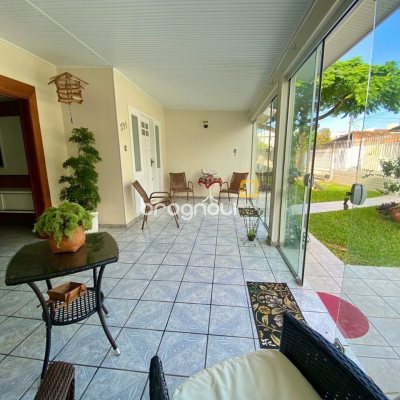Casa com 160m², 4 quartos (sendo 1 suíte), 5 garagens, no bairro Ingleses em Florianópolis