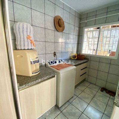 Casa com 160m², 4 quartos (sendo 1 suíte), 5 garagens, no bairro Ingleses em Florianópolis