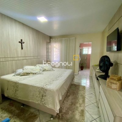 Casa com 160m², 4 quartos (sendo 1 suíte), 5 garagens, no bairro Ingleses em Florianópolis