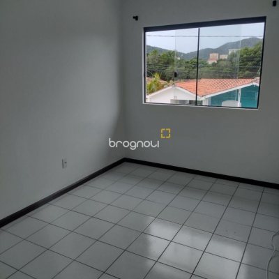 Casa com 600m², 10 quartos, 6 garagens, no bairro Ingleses em Florianópolis