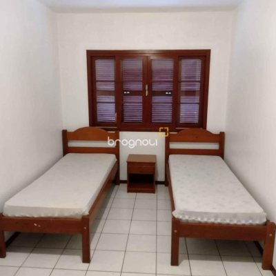 Casa com 600m², 10 quartos, 6 garagens, no bairro Ingleses em Florianópolis