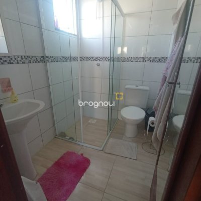 Casa com 95m², 2 garagens, no bairro Ingleses do Rio Vermelho em Florianópolis